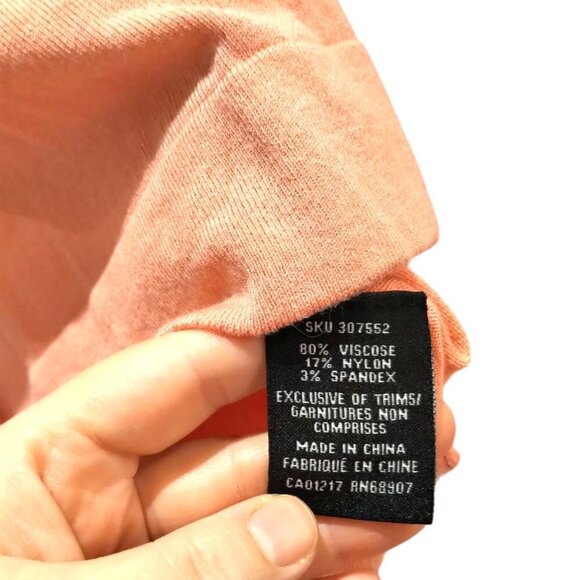 Y2K Banana Republic Fitted Sleeveles Stretch Knit Queen Anne Neckline U-Neck Top - Picture 8 of 16